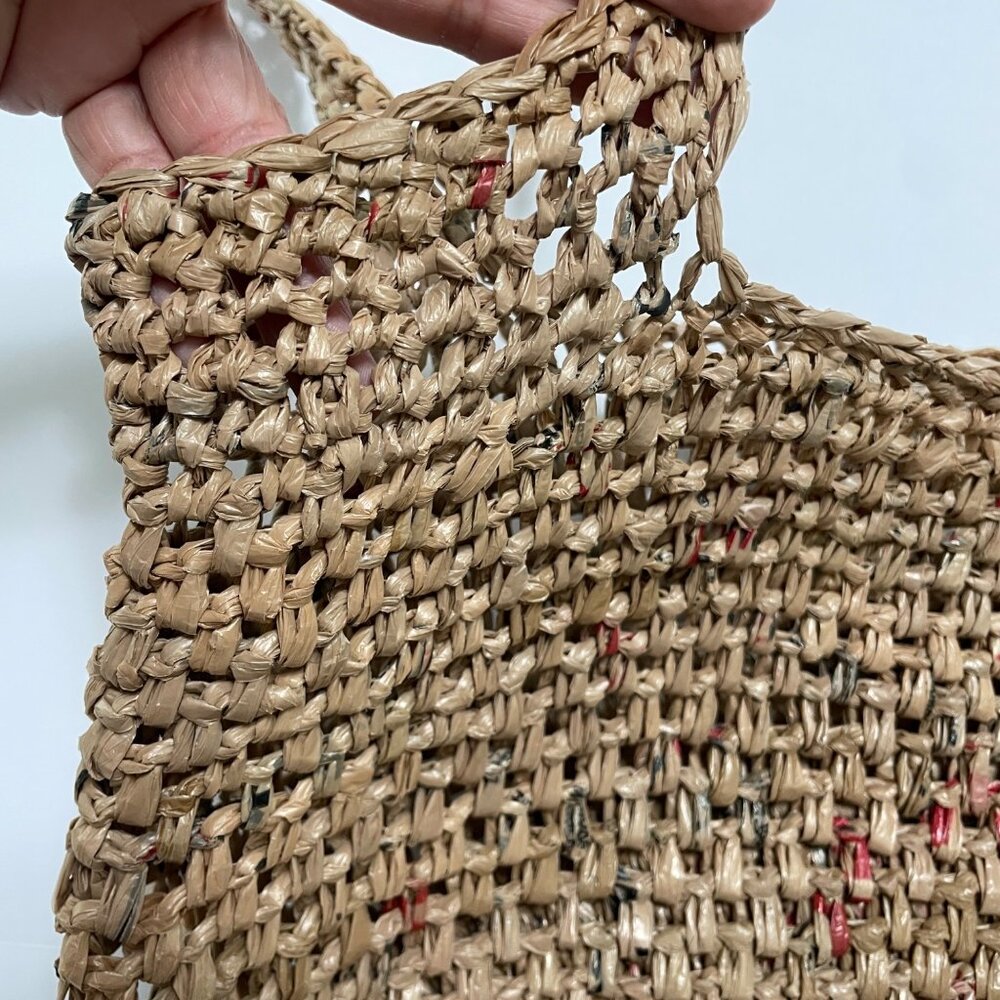 Handmade Eco-Friendly Tote Bag Made from Recycled Plastic Bags Market Pool - Picture 2 of 6